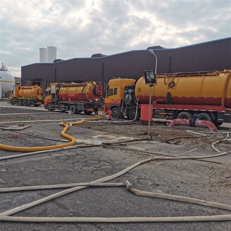 阿拉善右污水池清理